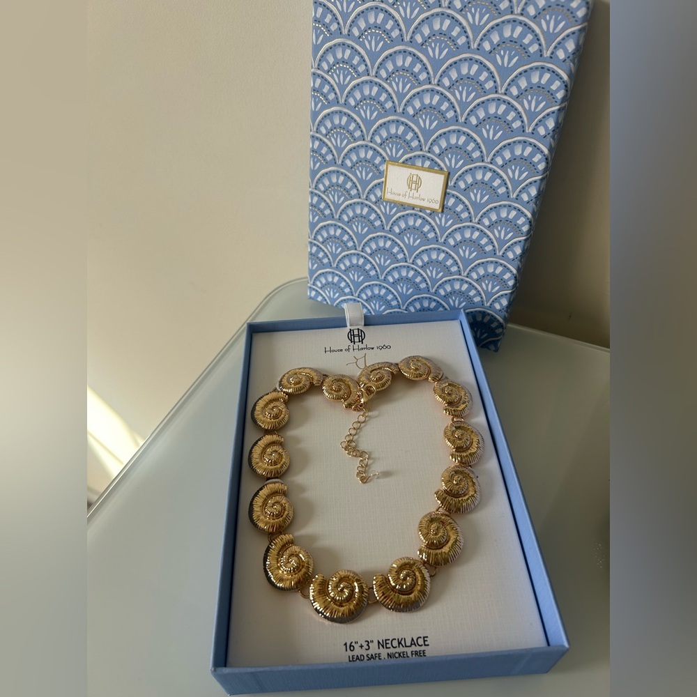 gold seashell necklace